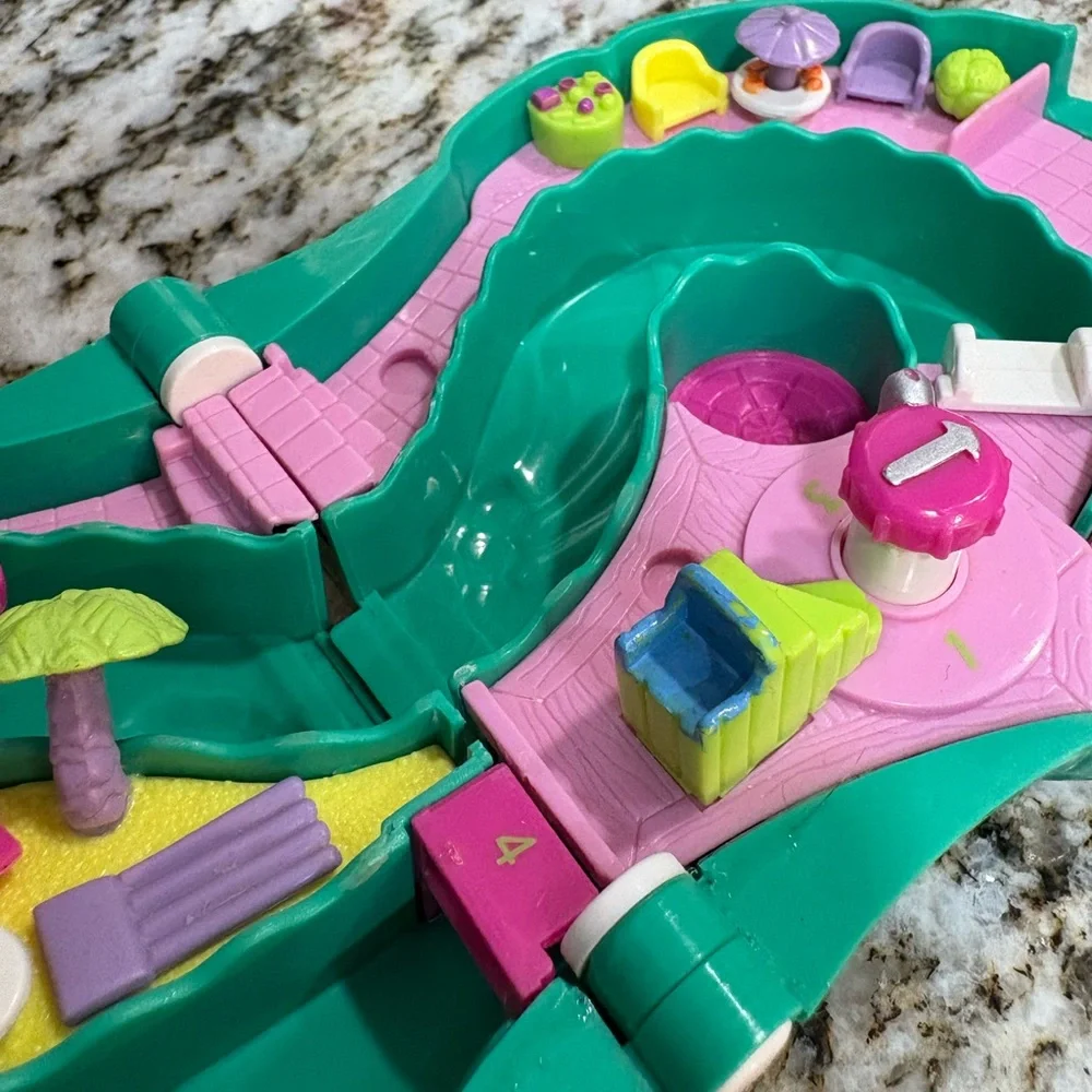 Vintage Bluebird Polly Pocket Pool Playset - Picture 3 of 4